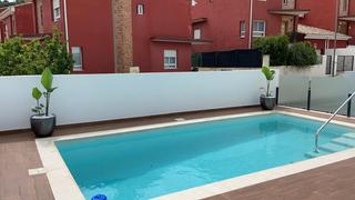 Casa adossada a Urbanitzacions i Pedanies Nord. Se vende espectacular adosado en la urbanización el raco