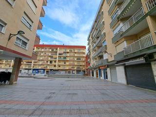 Local Comercial a Algemesí. Estupendo local en planta baja junto al auditorio