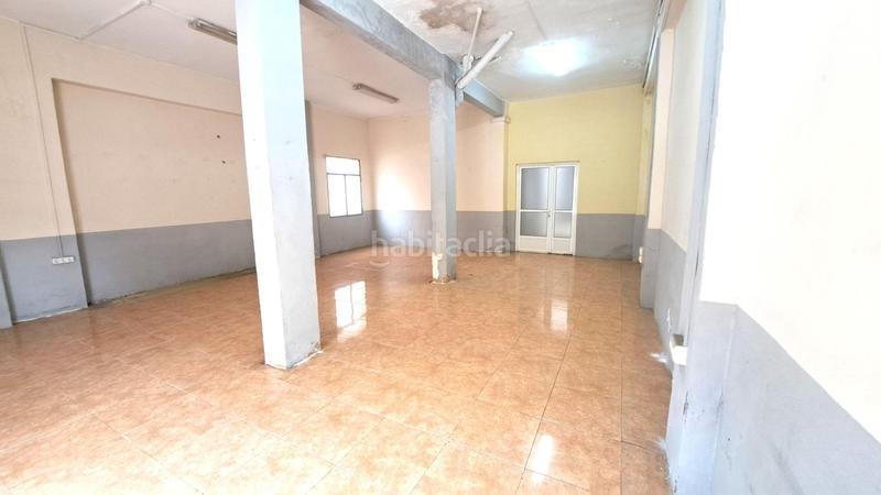 Foto 6f45cf31-1f09-4a88-a0e2-b2b37c38d9ce. Local comercial  en zona avenidas en Carcaixent