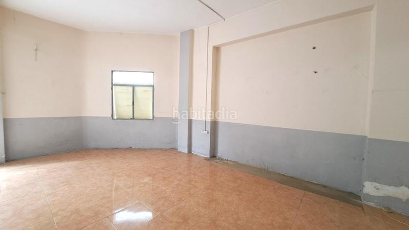 Foto fc53f3cd-ec84-4cb8-ba52-8e8d0fe77465. Local comercial  en zona avenidas en Carcaixent