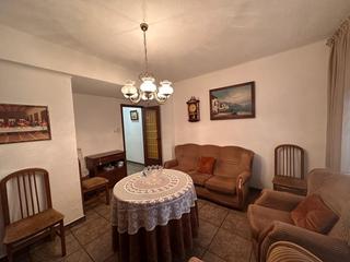 Rez-de-chaussée à Sants Patrons. Acogedora planta baja con patio en venta en el barrio santos pat