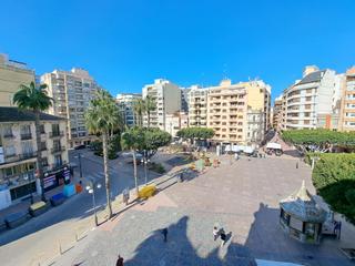 Appartement à Centre. Magnífico piso esquinero en la plaza mayor