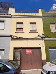Casa a Pere Crespí. Se vende casa por la zona del parque pere crespi en alzira