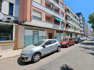 Local commercial à Pere Crespí. Excelente local en venta en alzira