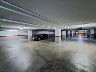 Lloguer Aparcament cotxe  Hispanitat. Plaza de garaje en alquiler en zona av hispanitat