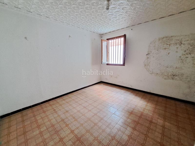 Foto 8bc8a092-e344-4510-8765-4600c73337c8. Casa se vende casa para reformar cerca del parque pere crespi en Alzira