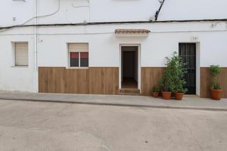 Planta baja en Carcaixent. Acogedora planta baja en carcaixent  zona santa bárbara