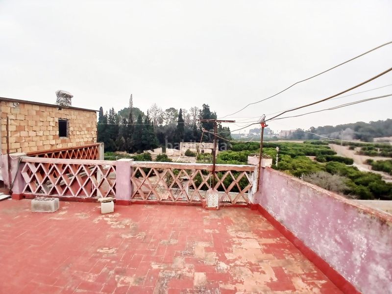 Foto ccb3723f-fc86-4e29-9e2d-65f79e88f584. Casa amb aparcament a Carcaixent