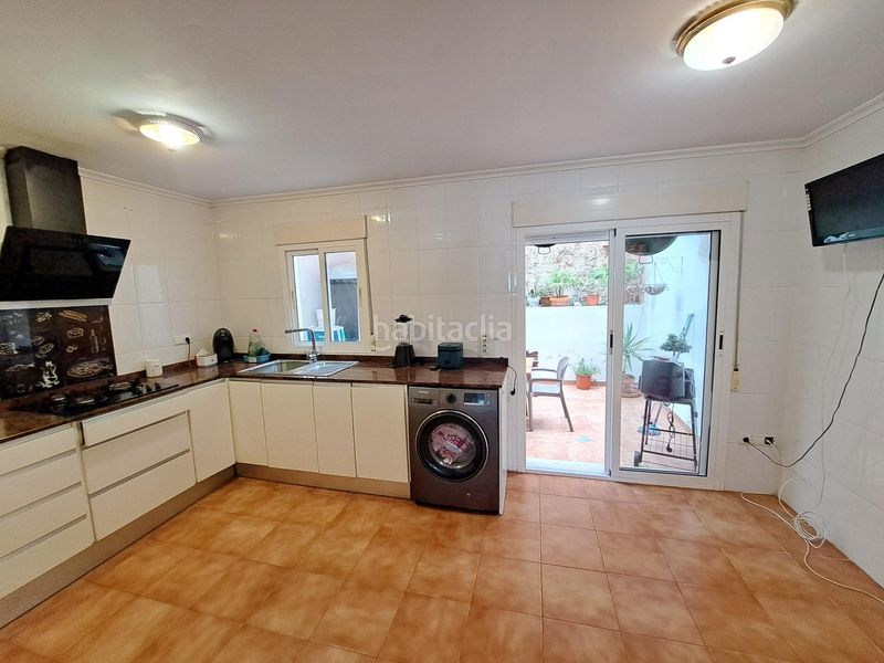 Foto 93fcea52-f03a-45ea-8ad7-7a1e7911fbe7. Casa adossada amb aparcament piscina a El Faro Cullera