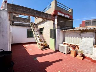 Casa a Carcaixent. Amplia vivienda de 5 habitaciones en venta en carcaixent