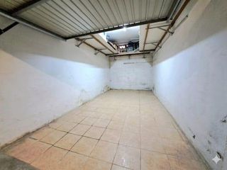 Aparcament cotxe a Albuixarres. Se vende garaje con cabina cerrada en la zona de albuixarres