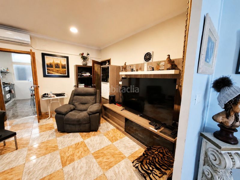 Foto baffd785-6a9e-40d8-b785-b0598f2c6f33. Casa amb aparcament a Carcaixent