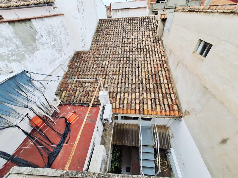 Foto c74608d3-da7a-4f60-b8f2-1b38e3926682. Casa amb aparcament a Carcaixent