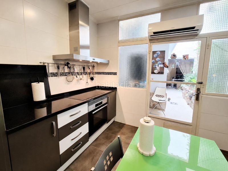 Foto d05eb44c-a82b-413e-b73d-5ccf0ed8a318. Casa amb aparcament a Carcaixent
