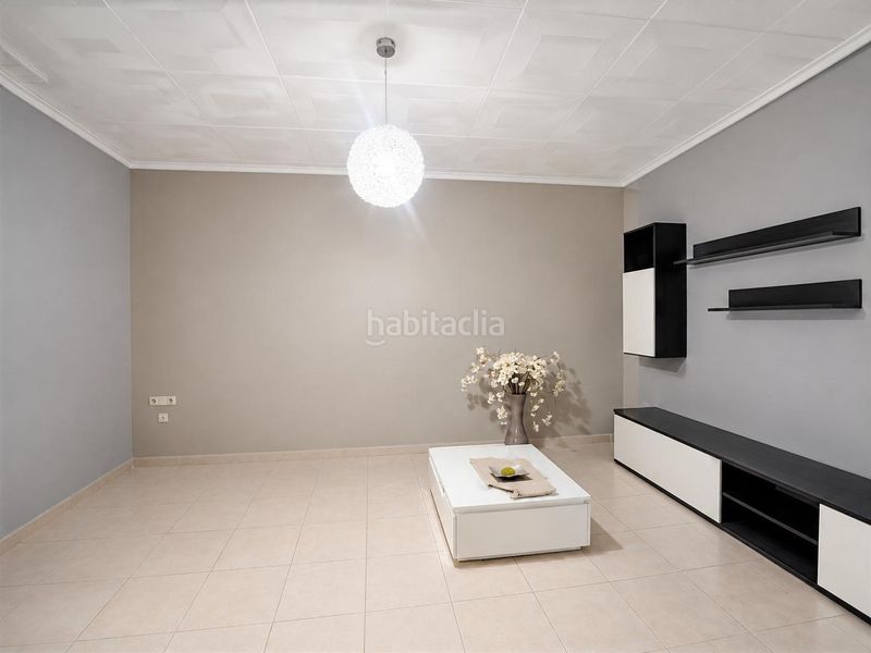 Foto f3835e35-05b7-41f0-a679-4090596a6733. Casa a Carcaixent