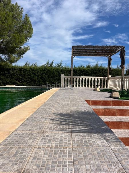 Foto c08f3223-24d7-4d51-80f3-74b69fc77376. Xalet amb calefacció piscina a Llombai