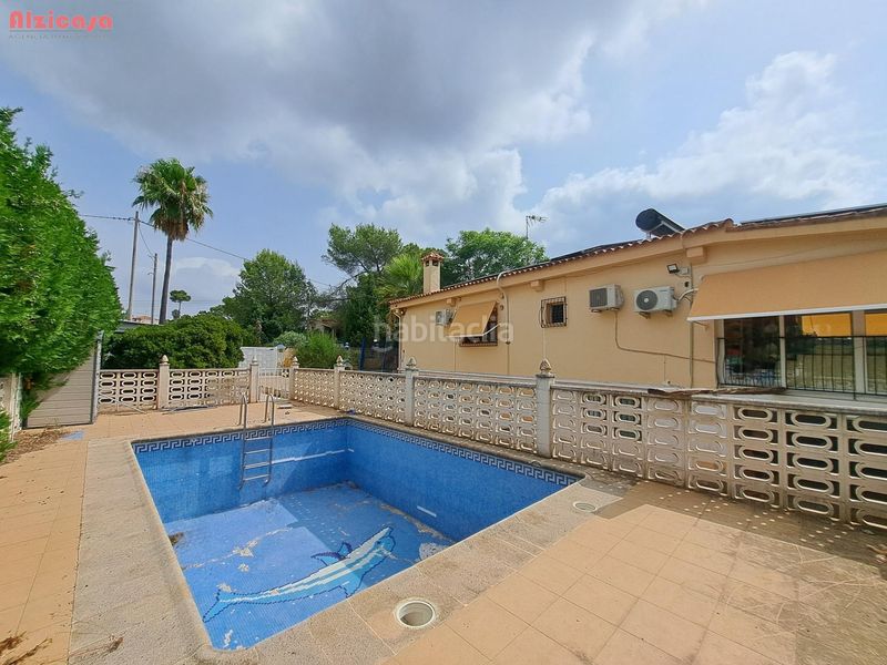 Foto 31446b4d-3a4e-4386-a437-5b0780abf5b8. Xalet amb aparcament piscina a Alberic