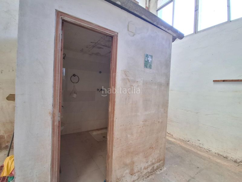 Foto f6f71139-9347-47b8-8776-35cd2b1defda. Nau industrial a Algemesí