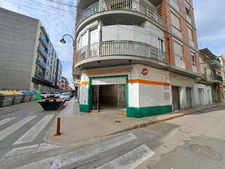 Lloguer Local Comercial  Calle francesc arbona. Local comercial en venta o alquiler