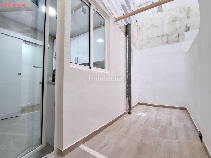 Foto f21a6ecd-ac48-4b18-9fc8-f1cda04126c0. Planta baixa a Carcaixent