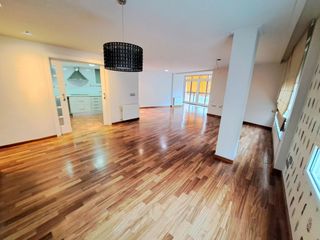 Appartement à La Vila. Piso en av sants patrons todo reformado de 166m2 en pleno centro