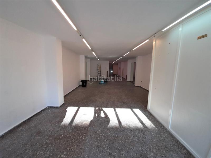 Foto d674ea79-8066-4d35-a775-a7e96b20f2d1. Edificio  cuatro plantas en el centro en Alquenència - Venècia Alzira