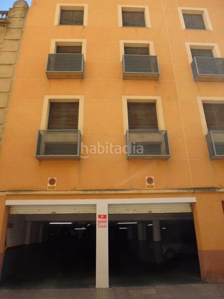 Foto bdeeb832-ca48-413d-a2f5-3eb6f731cc0e. Aparcament cotxe a Centre Alzira