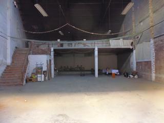 Alquiler Local Comercial en Alquenència - Venècia. Local en zona centro.