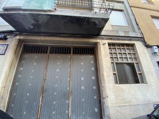 Local commercial  Calle salvador santamaría. Local en venta en zona colegio garcía lorca