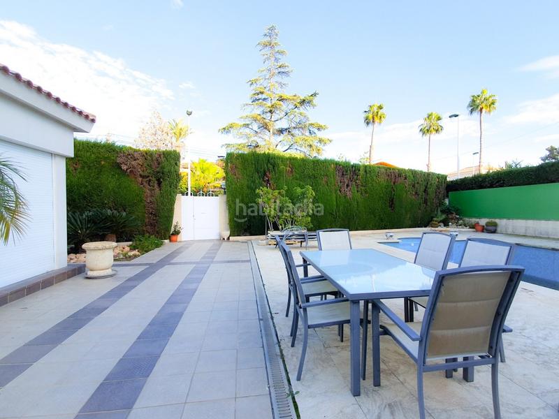 Foto 10bd73d0-8895-4e1d-b22b-9ede48258e87. Chalet avec chauffage parking piscine dans Ciutat Jardí - Torreta Verdí Elche / Elx