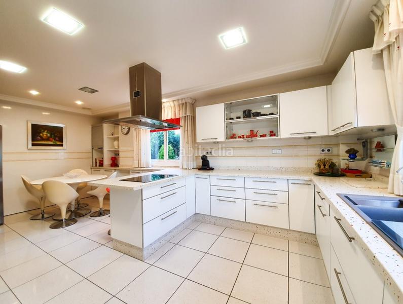 Foto 148c176c-648d-42bb-b738-6712ec4c40e2. Chalet avec chauffage parking piscine dans Ciutat Jardí - Torreta Verdí Elche / Elx