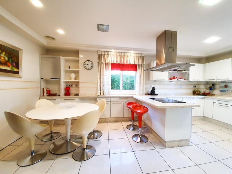 Foto 201bdc07-63ae-413e-b24c-49e32f5c0492. Chalet avec chauffage parking piscine dans Ciutat Jardí - Torreta Verdí Elche / Elx