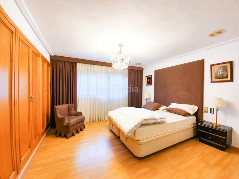 Foto 5658b935-e37e-4305-ba71-7d7b563b47eb. Chalet avec chauffage parking piscine dans Ciutat Jardí - Torreta Verdí Elche / Elx