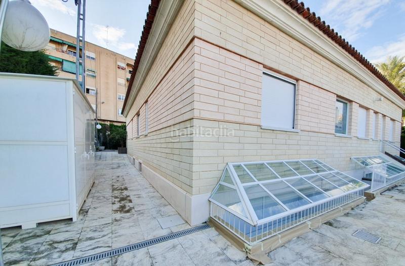 Foto 6271a14a-aa5d-4fb5-b0ef-0de99a0a180f. Chalet avec chauffage parking piscine dans Ciutat Jardí - Torreta Verdí Elche / Elx