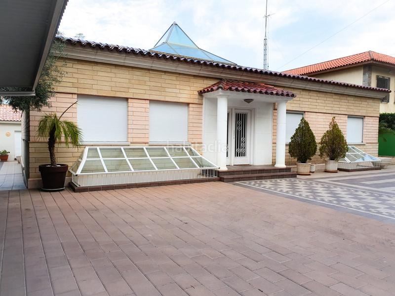 Foto 72d483d1-6911-4219-a6e9-97bcdbb650e5. Chalet avec chauffage parking piscine dans Ciutat Jardí - Torreta Verdí Elche / Elx