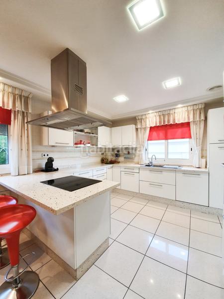 Foto 9fc43d0e-b73b-46c4-ade5-04510af8bf7c. Chalet avec chauffage parking piscine dans Ciutat Jardí - Torreta Verdí Elche / Elx