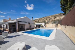 Chalet en Elche de la Sierra. Chalet en venta partida jubalcoy, urbanización buenos aires