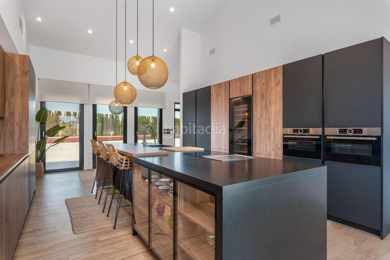 Foto 41dec131-901b-4062-b1d8-5b5fc838b644. Xalet amb calefacció aparcament piscina a Las Bayas Elche / Elx