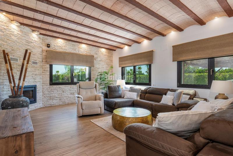 Foto 7f575034-b7a9-4265-92df-1c6fe081a925. Xalet amb calefacció aparcament piscina a Las Bayas Elche / Elx