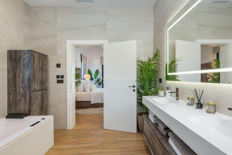 Foto d4c154ea-5221-4011-a292-f721517fea80. Xalet amb calefacció aparcament piscina a Las Bayas Elche / Elx