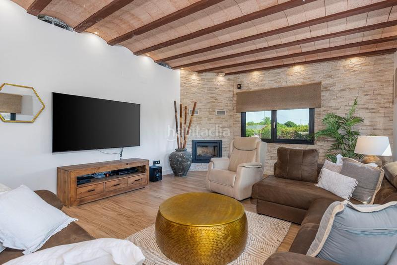 Foto e0401287-8f70-4990-b31e-3ae220b3110f. Xalet amb calefacció aparcament piscina a Las Bayas Elche / Elx