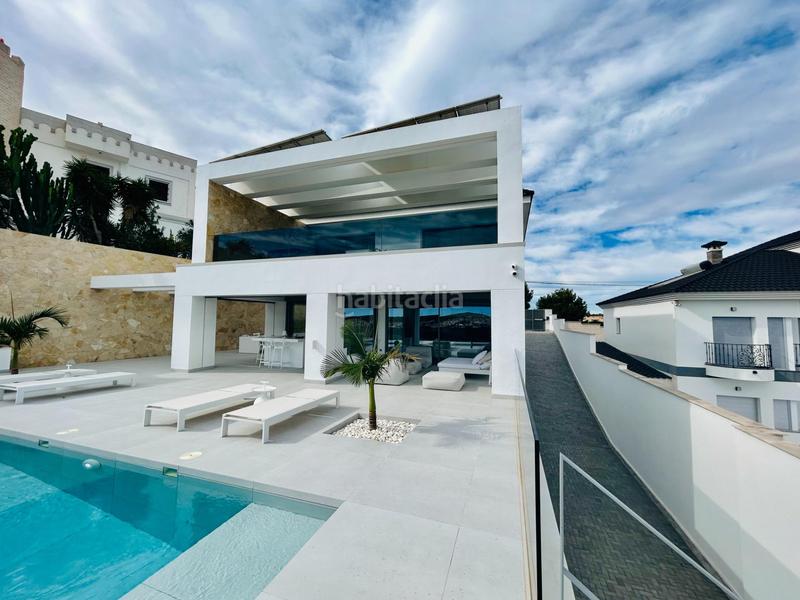 Foto 2c18b326-1936-4eab-a845-aeece1bcdb75. Xalet amb calefacció aparcament piscina a Rojales