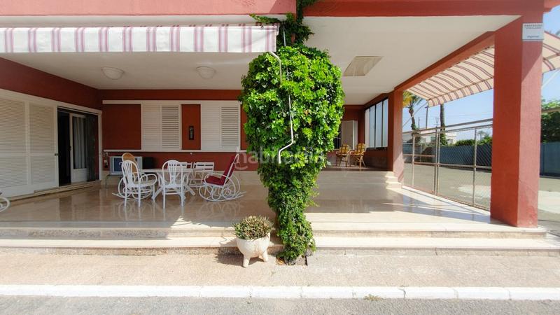 Foto 1c1c1a0f-5864-482c-b6c0-955d9fc2e679. Chalet venta chalet, casa invitados, piscina, pista deportiva, huerto, zona hospital elche en Elche / Elx