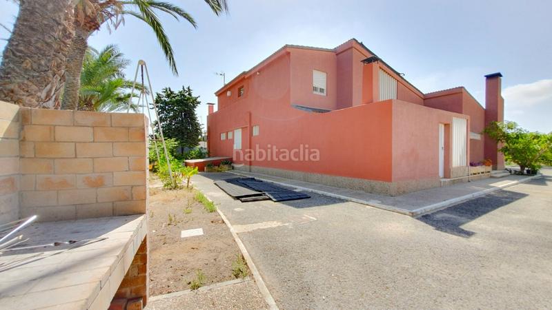 Foto 6a4bcea4-a080-4922-86dd-e4808ee6f23e. Chalet venta chalet, casa invitados, piscina, pista deportiva, huerto, zona hospital elche en Elche / Elx