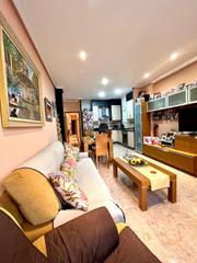 Pis a San Crispín. Impecable planta baja en zona san crispín