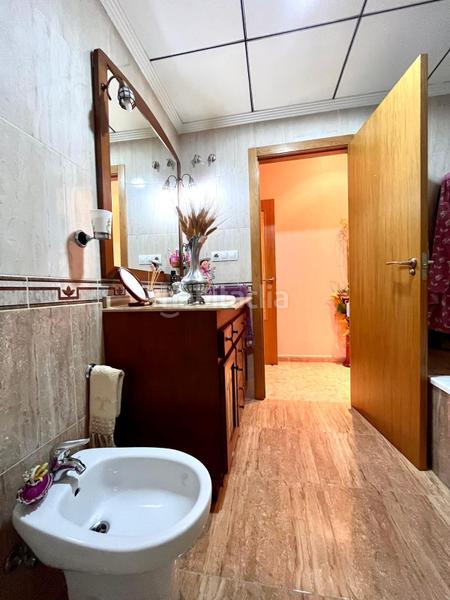 Foto 4b9bce3a-104c-42a0-ac35-56bc6ba35f45. Piso impecable planta baja en zona San Crispín en Elche / Elx
