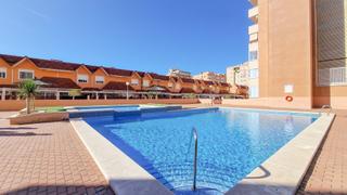 Casa a Ciutat Universitària. Venta espectacular bungalow reformado, sótano,  4 dorm, 2 garaje