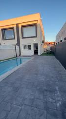 Rent Semi detached house  Avenida avenida de noruega. Alquiler  gran alacant