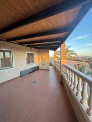 Lloguer Pis a El Travaló - Martínez Valero. Piso con terraza en alquiler en campo de futbol