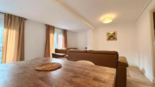Appartement à Plaza Crevillente - Antiguos Juzgados - El Asilo. Entresuelo semireformado en el centro de elche